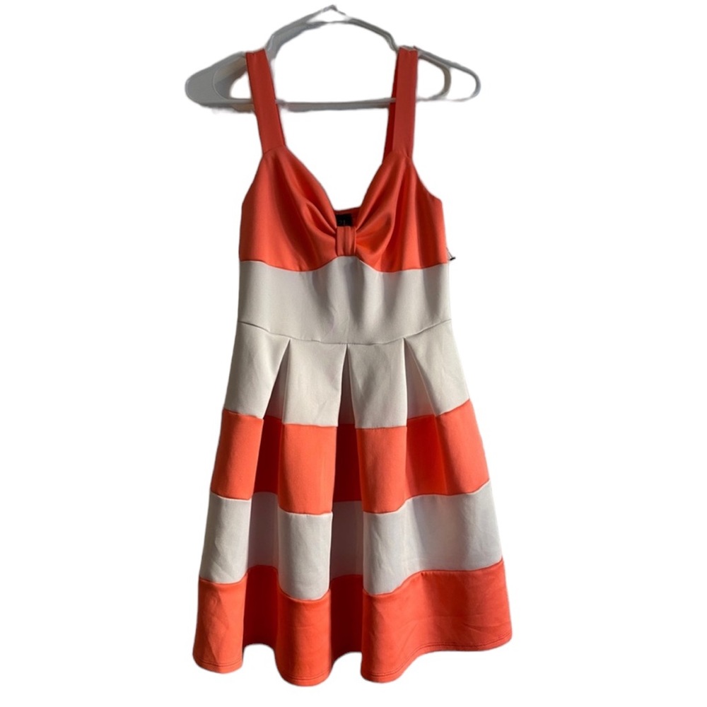 Rue 21 white/coral size M Dress